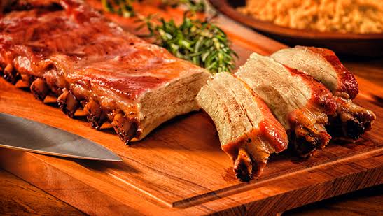 Receitas com carnes suínas suculentas e bem temperadas