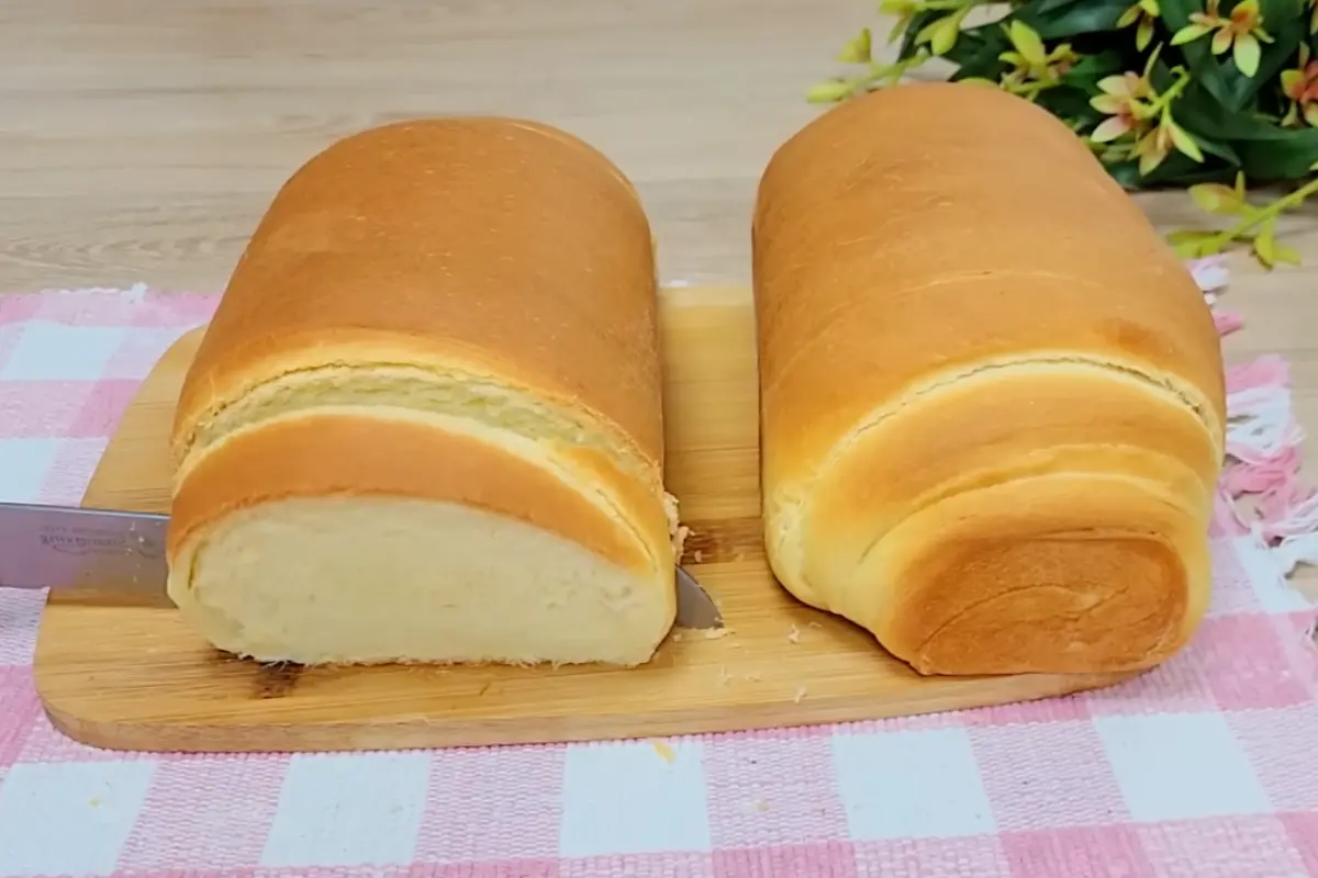 Como fazer o pão caseiro mais fácil do mundo sem precisar mecar as mãos