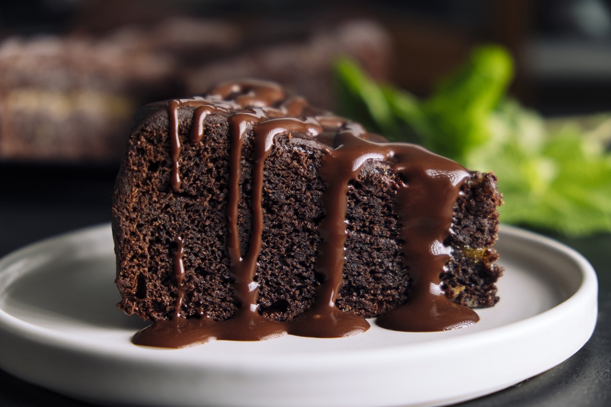 Bolo de chocolate: você já experimentou a surpresa da gema?