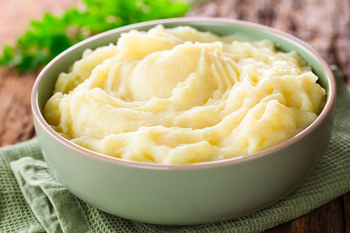 Receita de Purê de Batata com Toque de Creme de Milho e Molho Branco Fácil